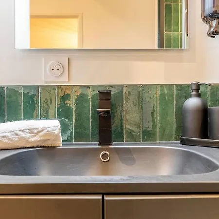 Loveroom En Centre Avec Jacuzzi - Notre Dame Apartamento