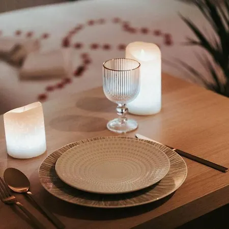 Loveroom En Centre Avec Jacuzzi - Notre Dame *