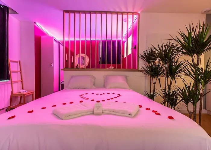 Apartment Loveroom En Centre Avec Jacuzzi - Notre Dame *